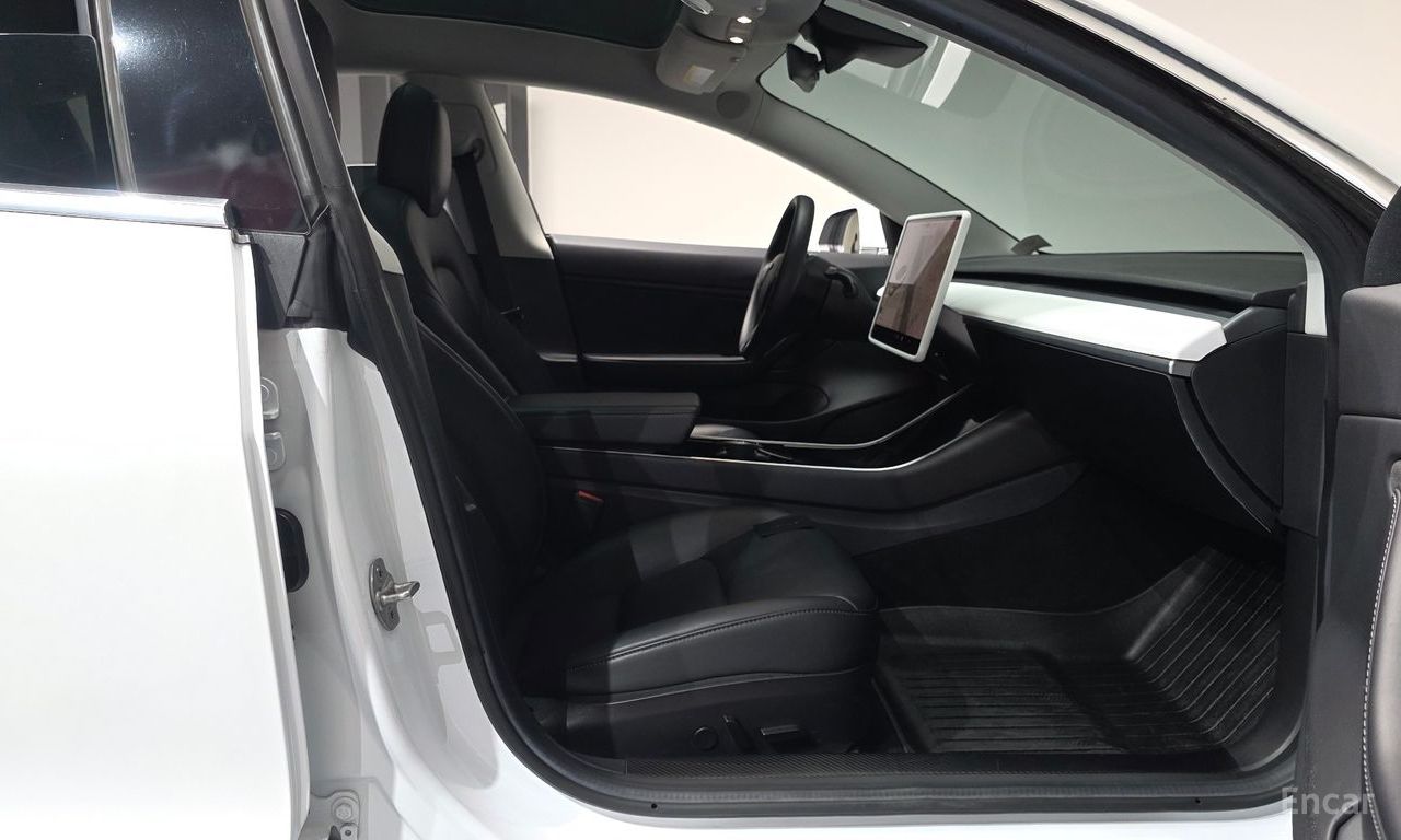 Tesla Model 3 Standard Range Plus RWD 2020