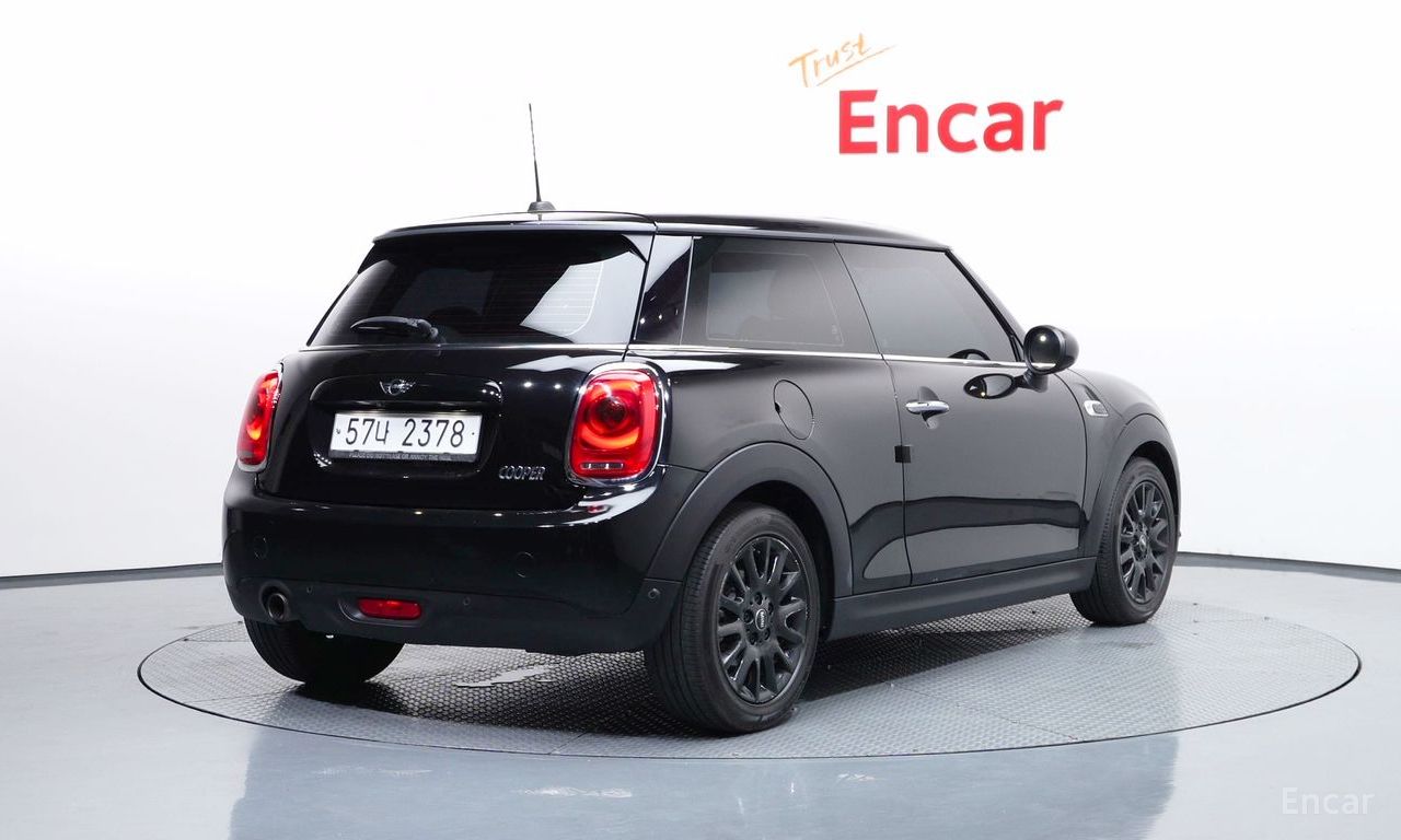 Mini Cooper Base Model 2018