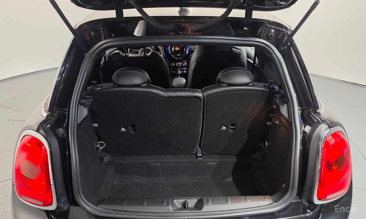 Mini Cooper Base Model 2018
