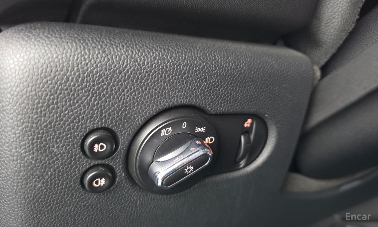 Mini Cooper Base Model 2018