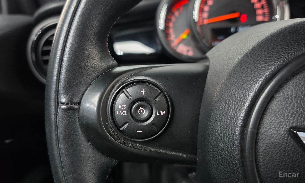 Mini Cooper Base Model 2018