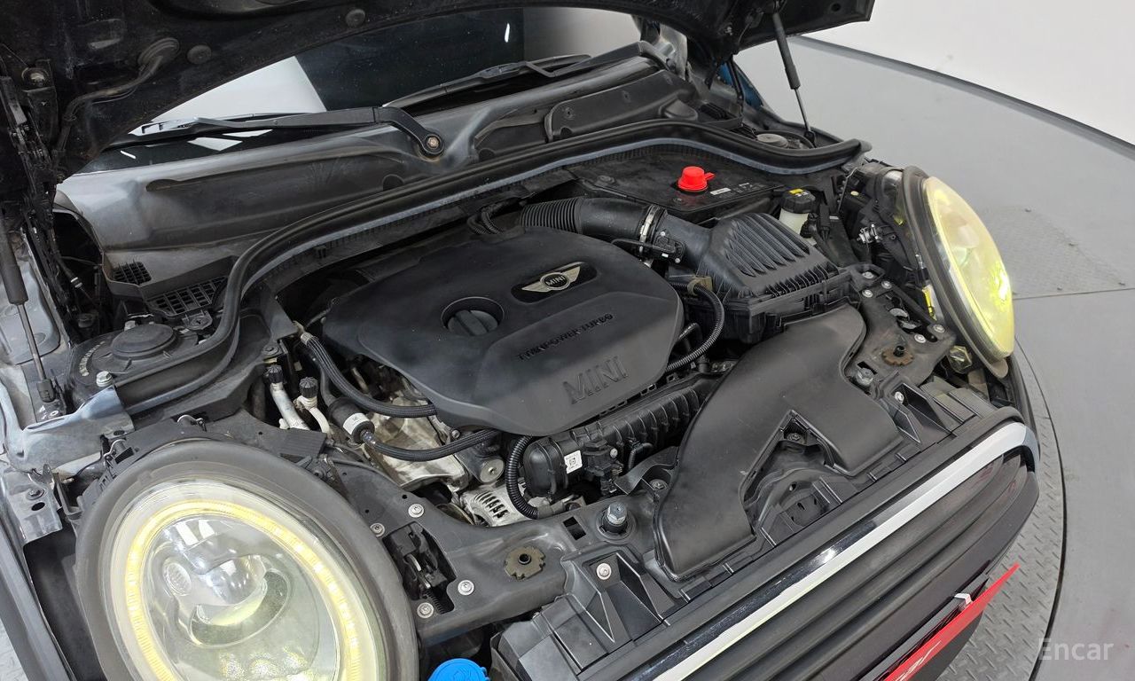Mini Cooper Base Model 2018