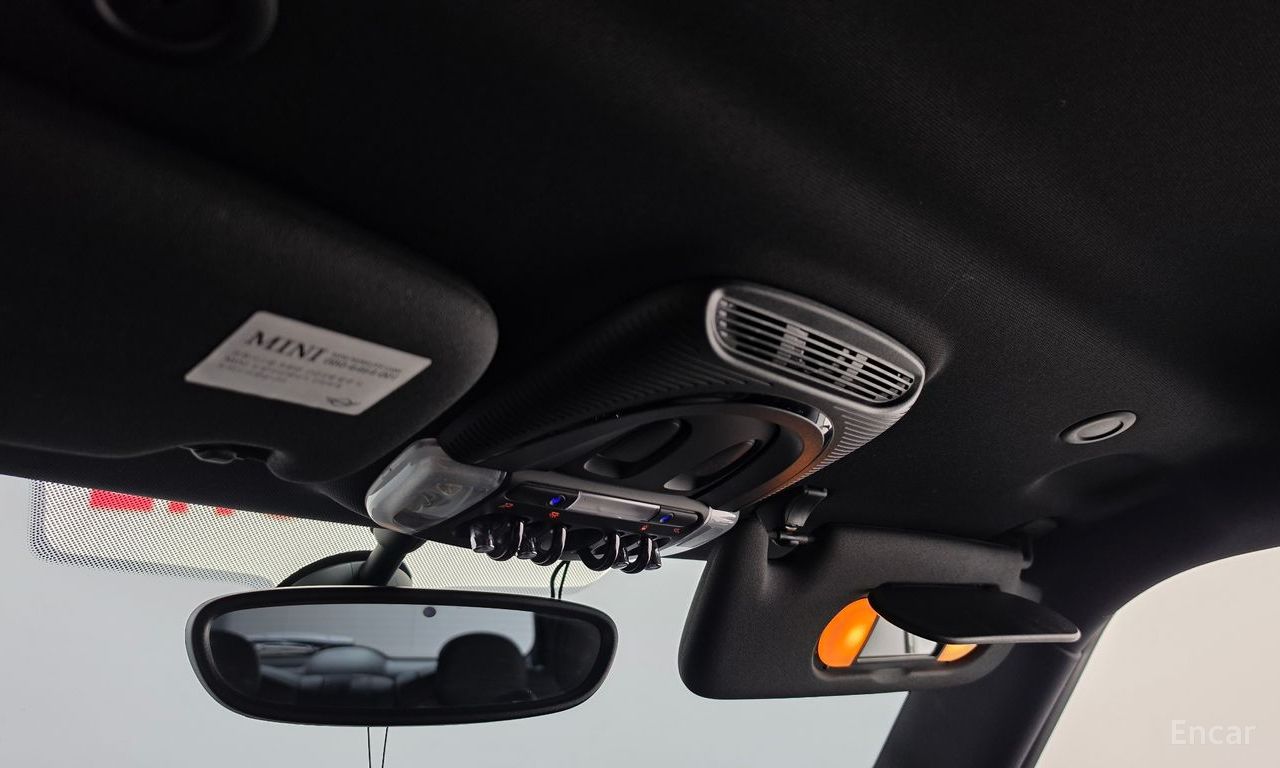 Mini Cooper Base Model 2018