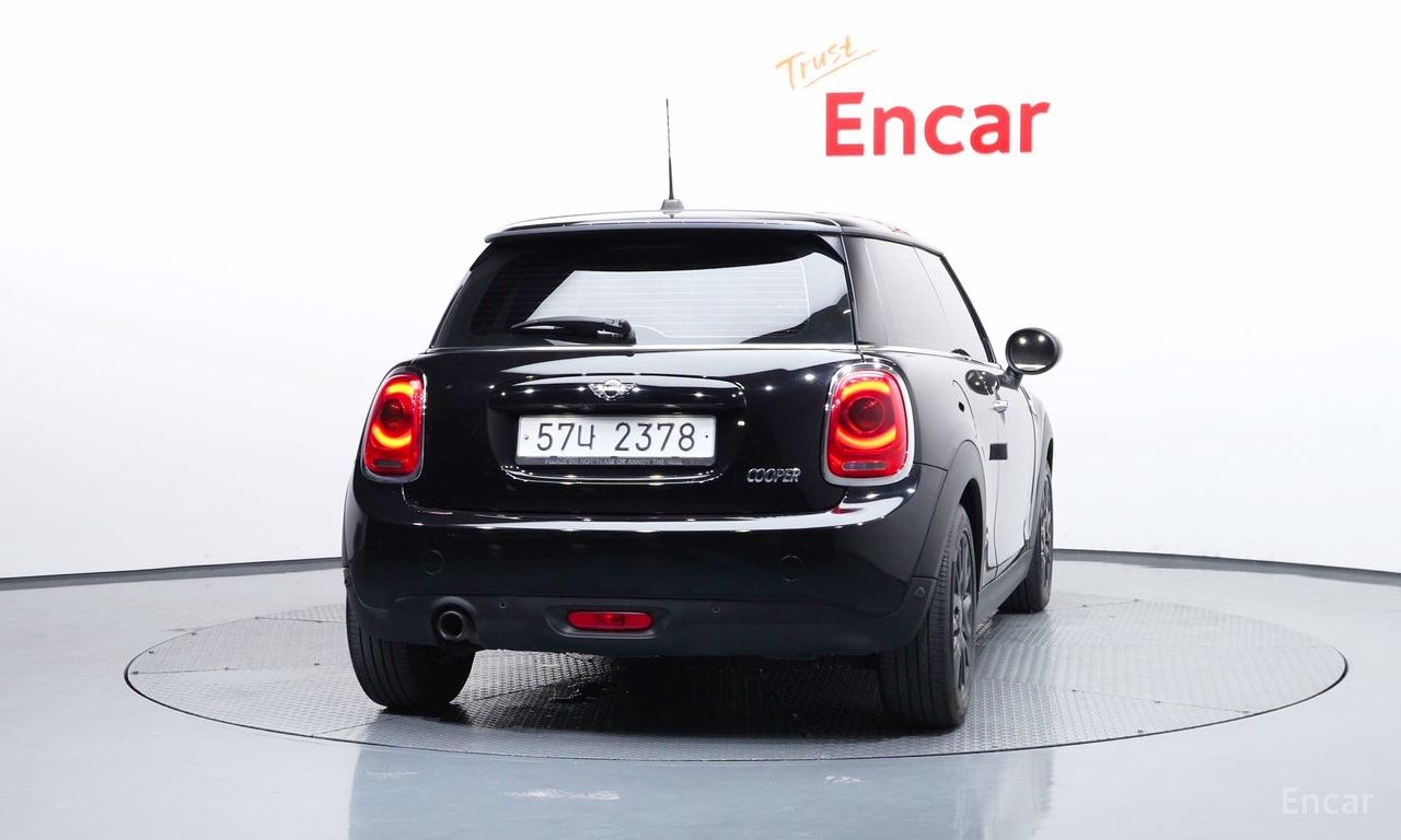 Mini Cooper Base Model 2018