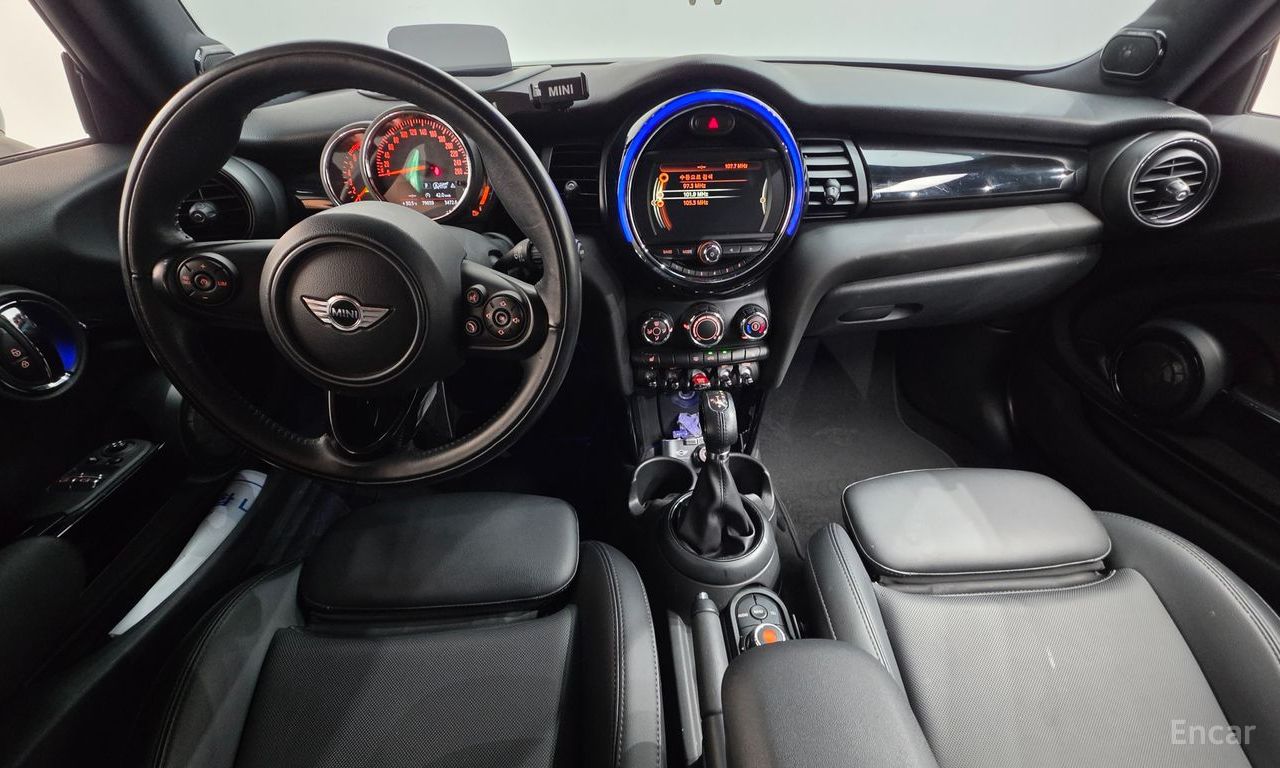 Mini Cooper Base Model 2018