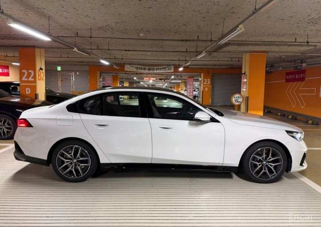 BMW 5 Series (G60) 520i M Sports 2026