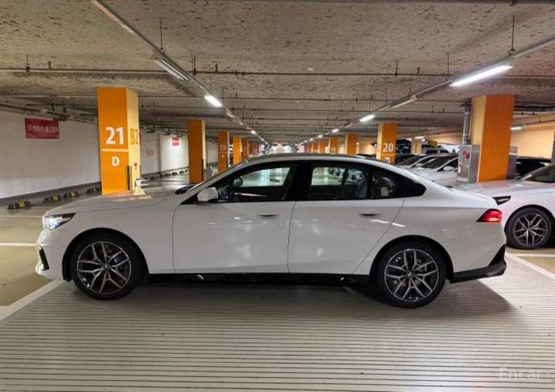 BMW 5 Series (G60) 520i M Sports 2026