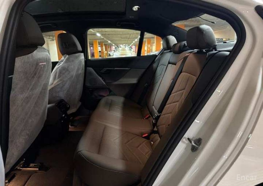 BMW 5 Series (G60) 520i M Sports 2026
