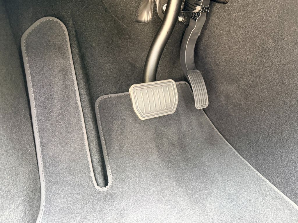 Tesla Model Y Premium RWD 2026