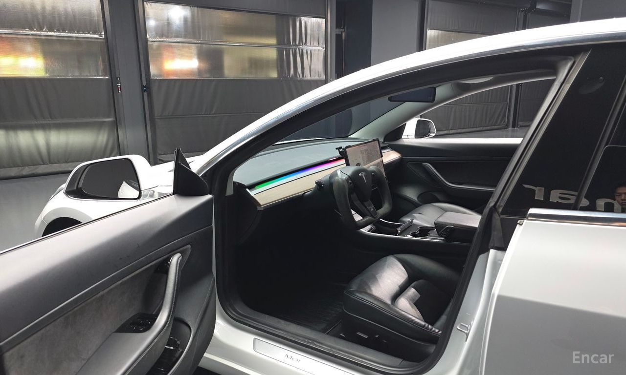 Tesla Model 3 Standard Range Plus RWD 2020