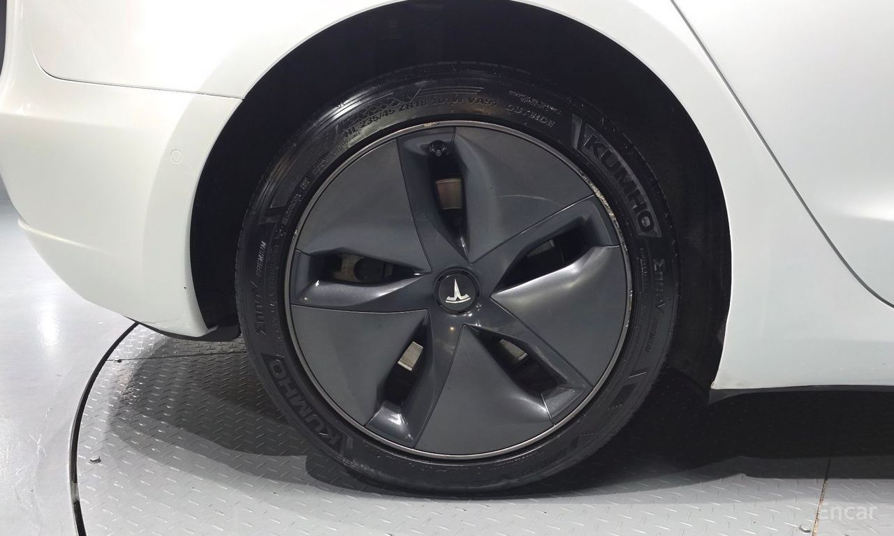Tesla Model 3 Standard Range Plus RWD 2020