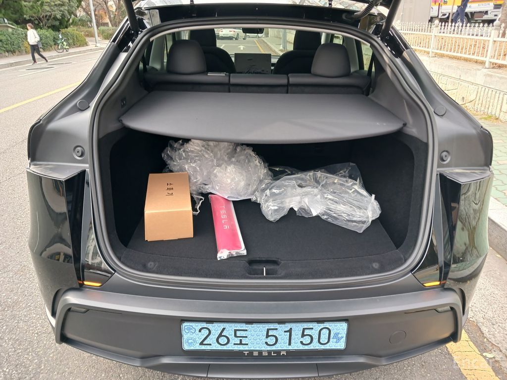 Tesla Model Y RWD 2025
