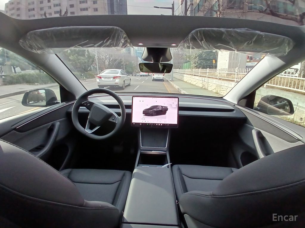 Tesla Model Y RWD 2025