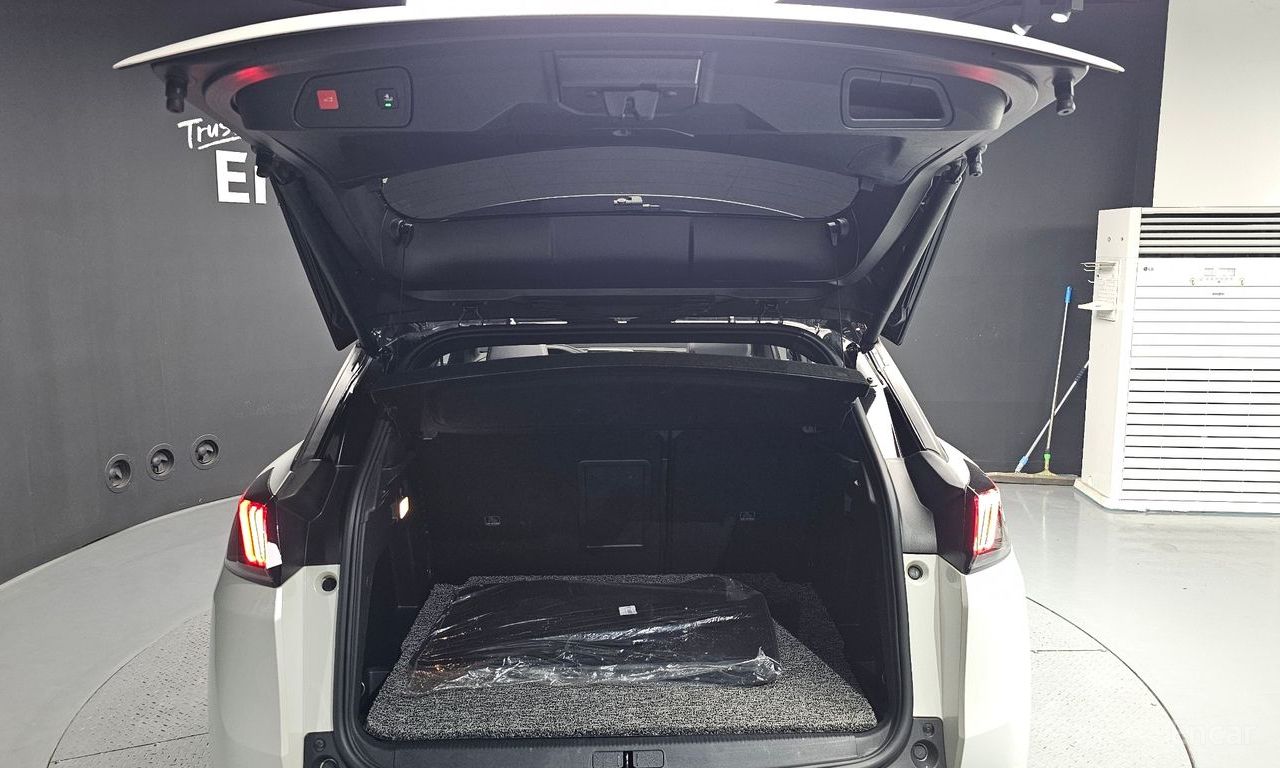 Peugeot 3008 2nd generation 1.2 Pure Tech GT Pack 2022