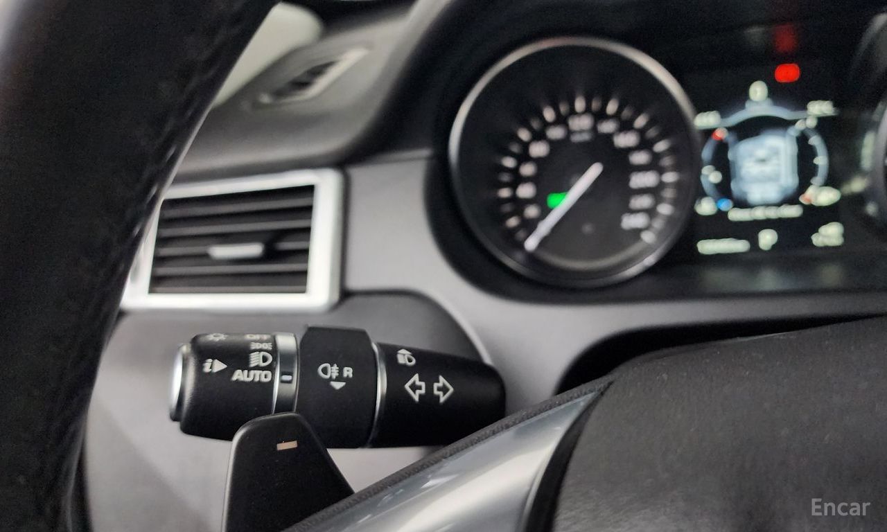 Land Rover Discovery Sports 2.0 TD4 SE (150 horsepower) 2017