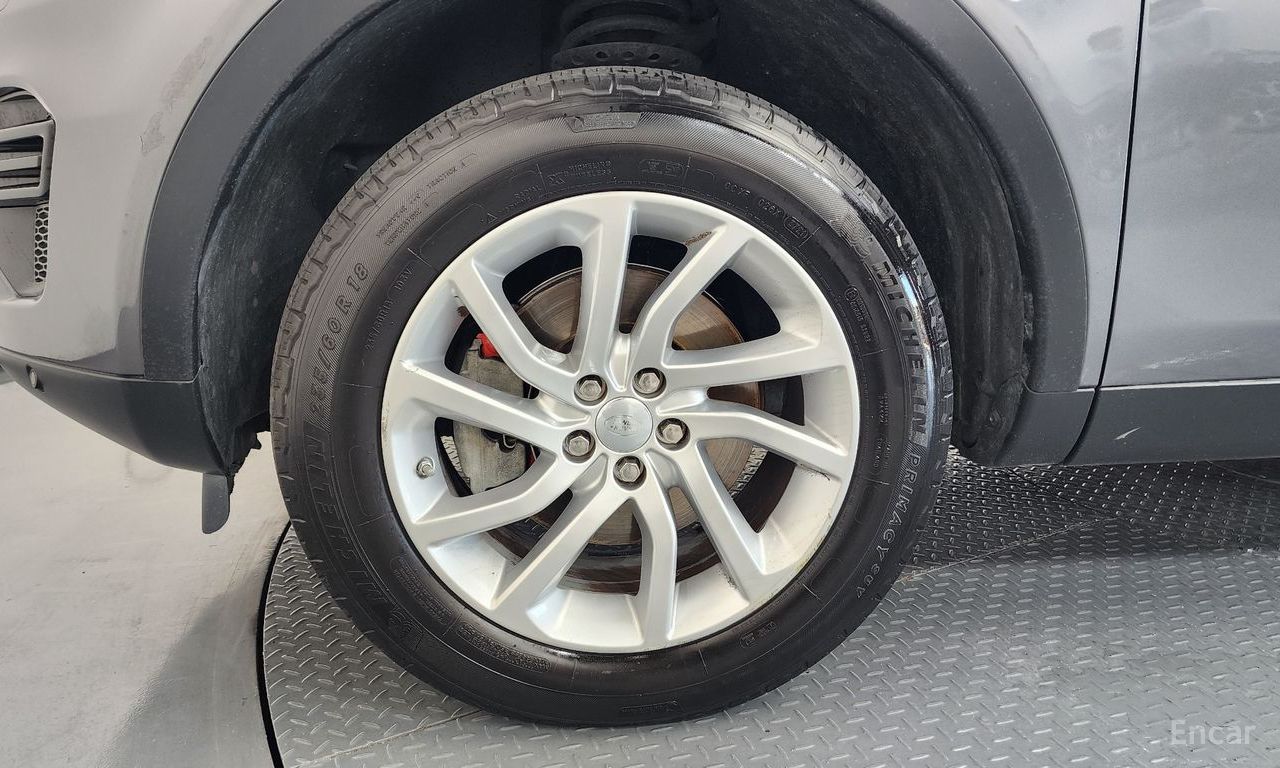 Land Rover Discovery Sports 2.0 TD4 SE (150 horsepower) 2017