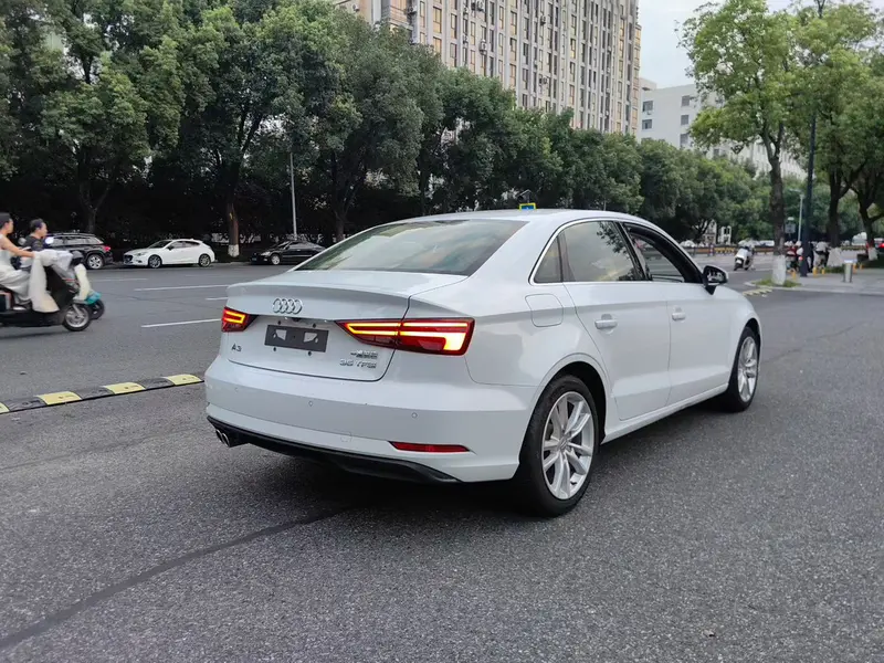 Audi A3 2017 Limousine 35 TFSI Enterprising