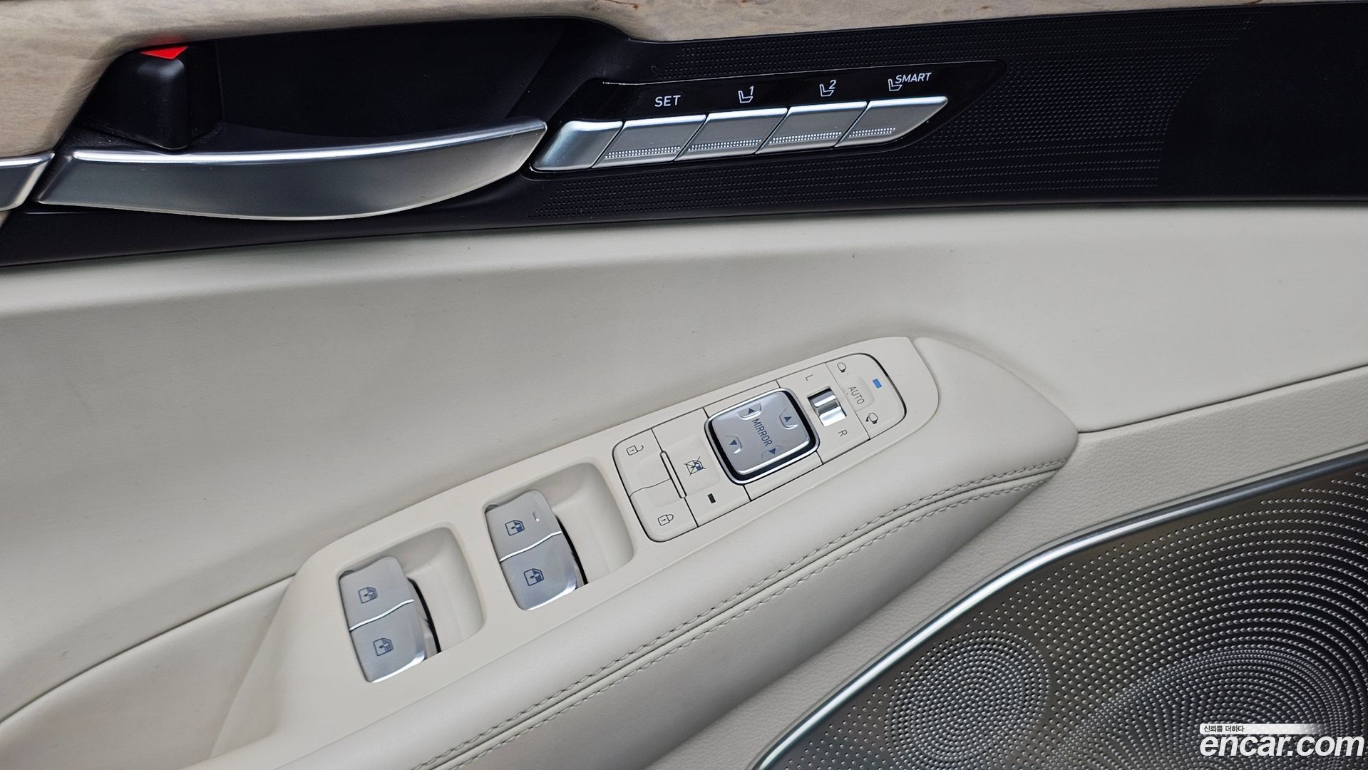 Genesis G90 5.0 AWD