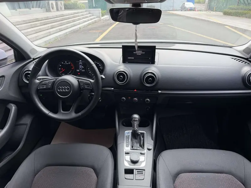 Audi A3 2018 30th Anniversary Limousine 35 TFSI Enterprising