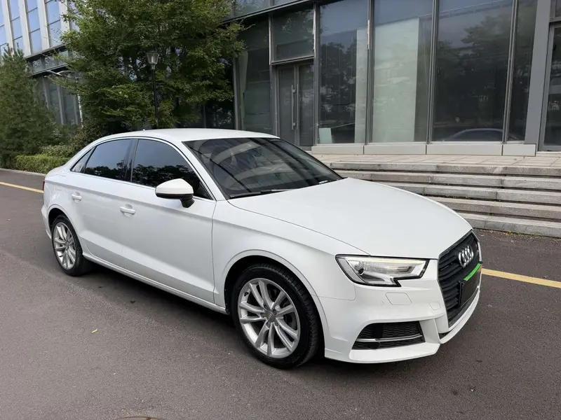 Audi A3 2018 30th Anniversary Limousine 35 TFSI Enterprising