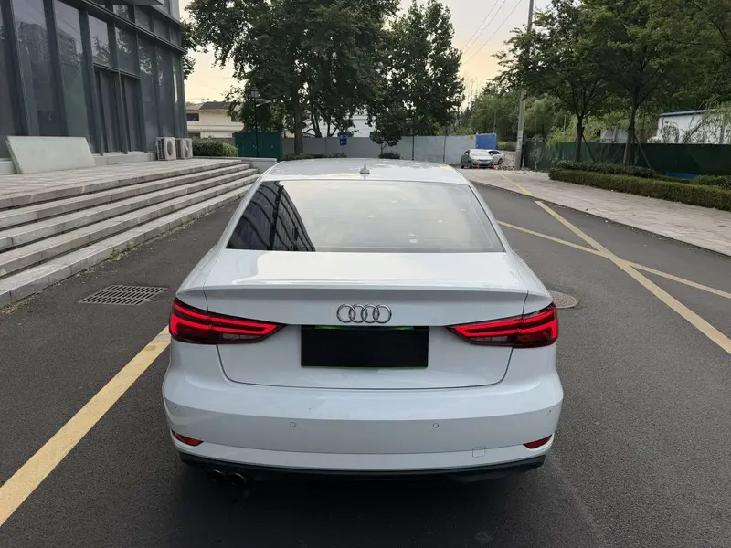 Audi A3 2018 30th Anniversary Limousine 35 TFSI Enterprising