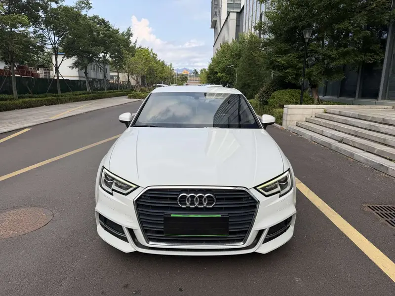 Audi A3 2018 30th Anniversary Limousine 35 TFSI Enterprising