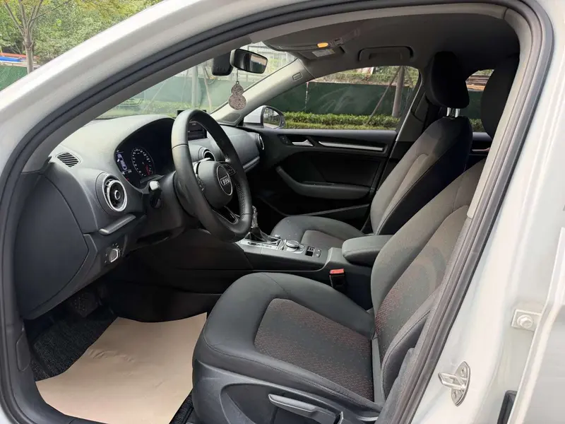 Audi A3 2018 30th Anniversary Limousine 35 TFSI Enterprising