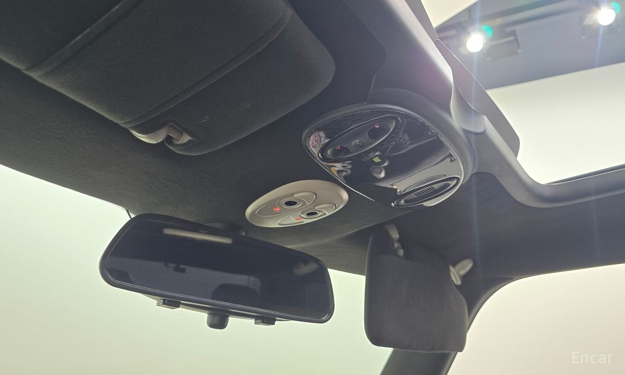 Mini Cooper Base Model 2006