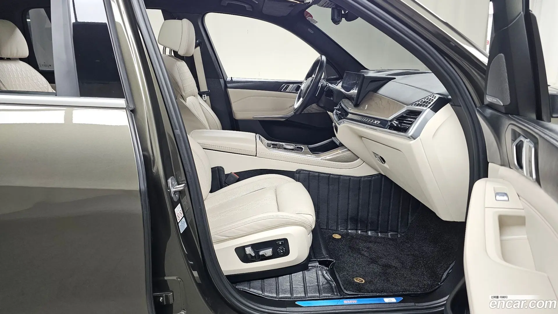 BMW X7 xDrive 40i Design Pure Excellence 6-Seater 2022