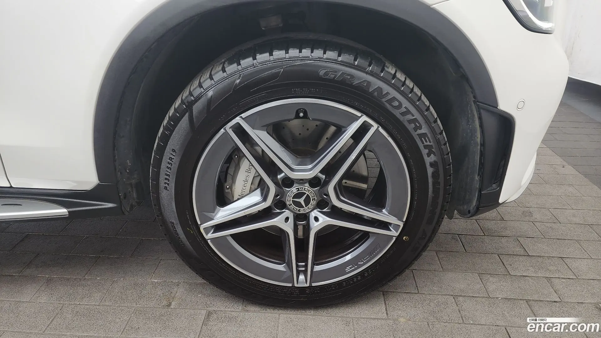 Mercedes-Benz GLC-Class GLC300e 4MATIC
