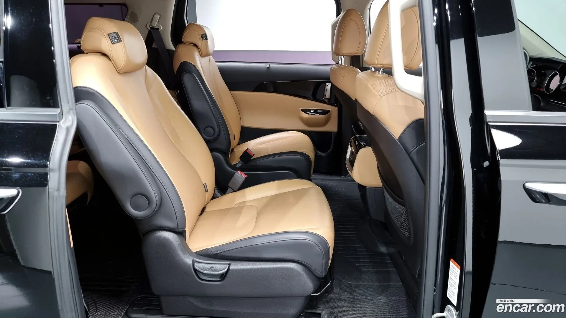 Kia Canival 9-Seater Noblesse