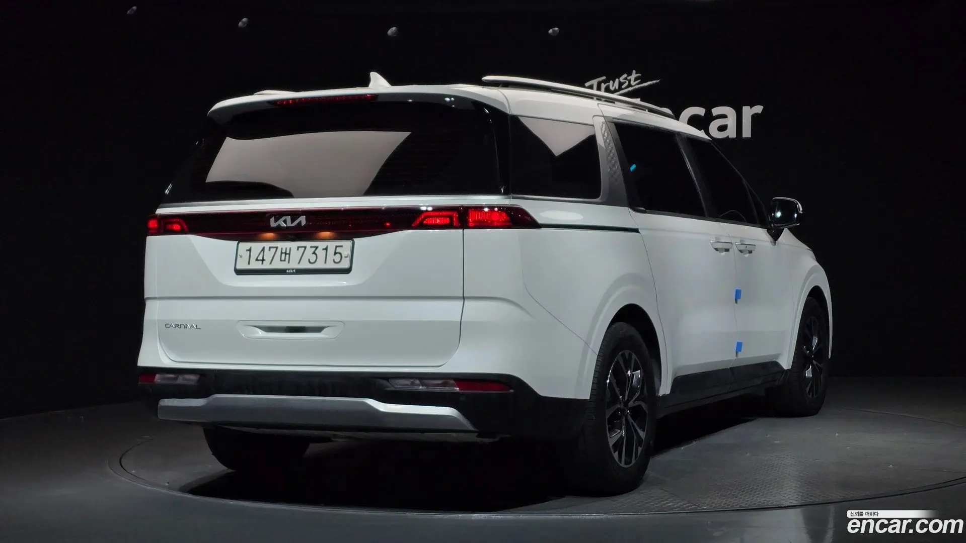 Kia Canival 9-Seater Prestige