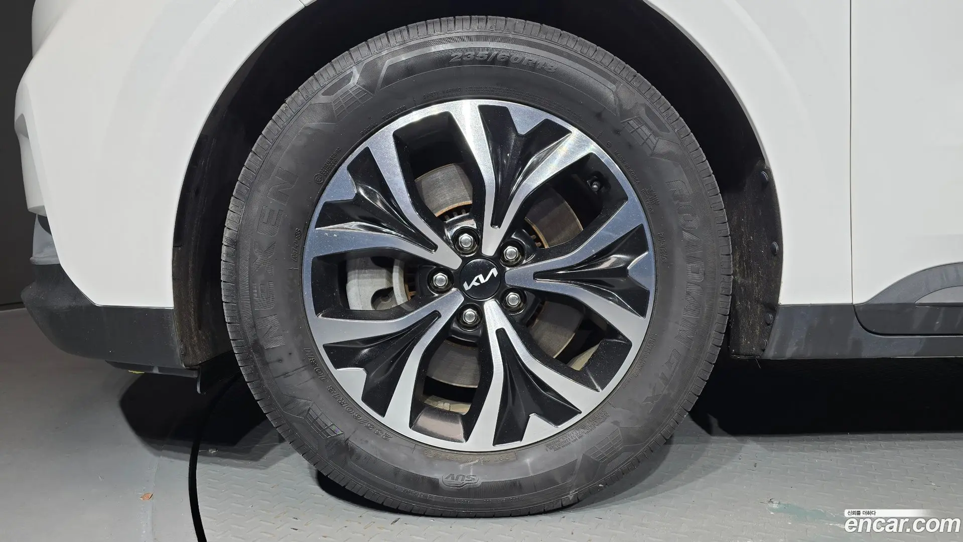 Kia Canival 9-Seater Prestige