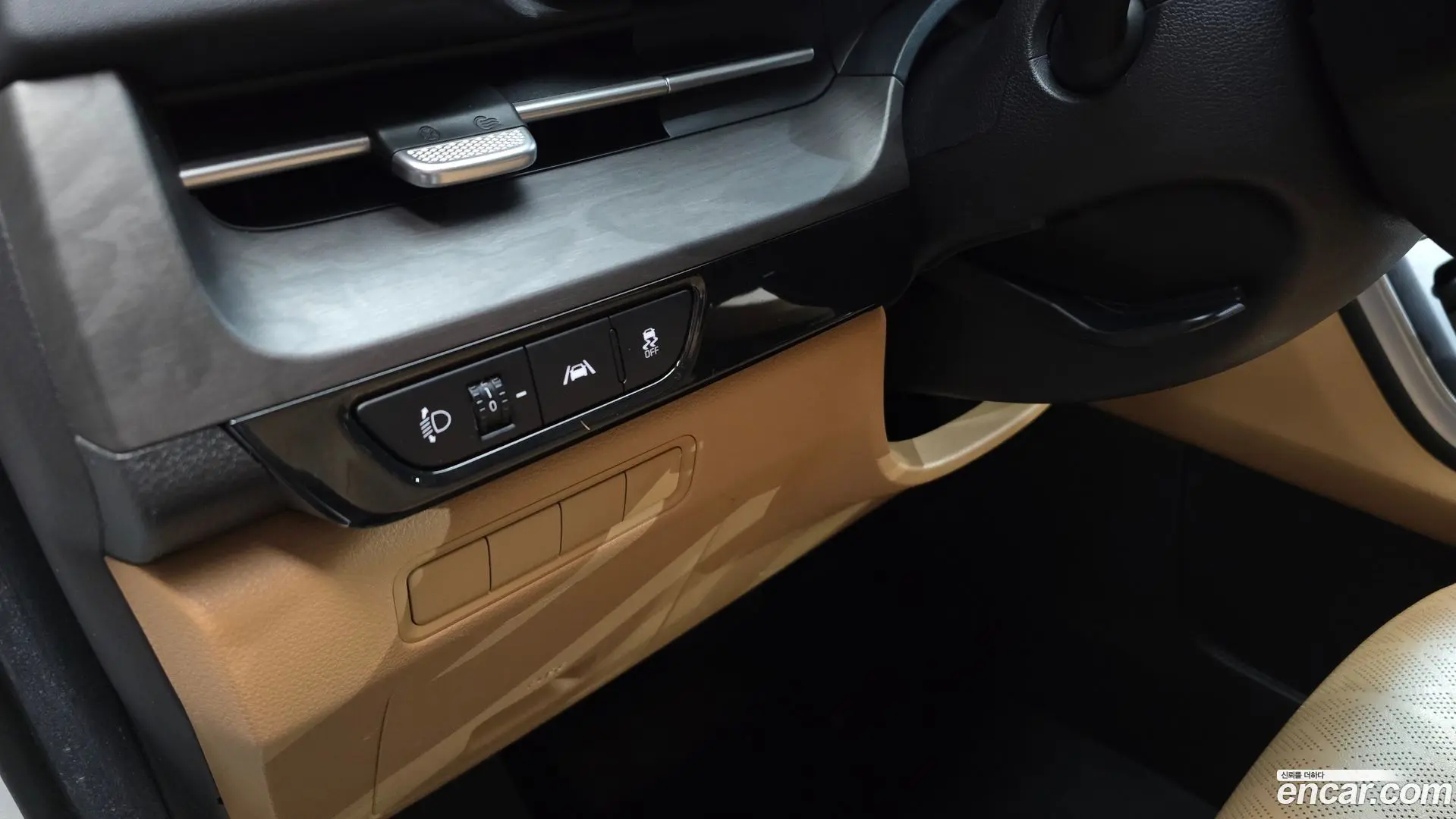 Kia Canival 9-Seater Prestige