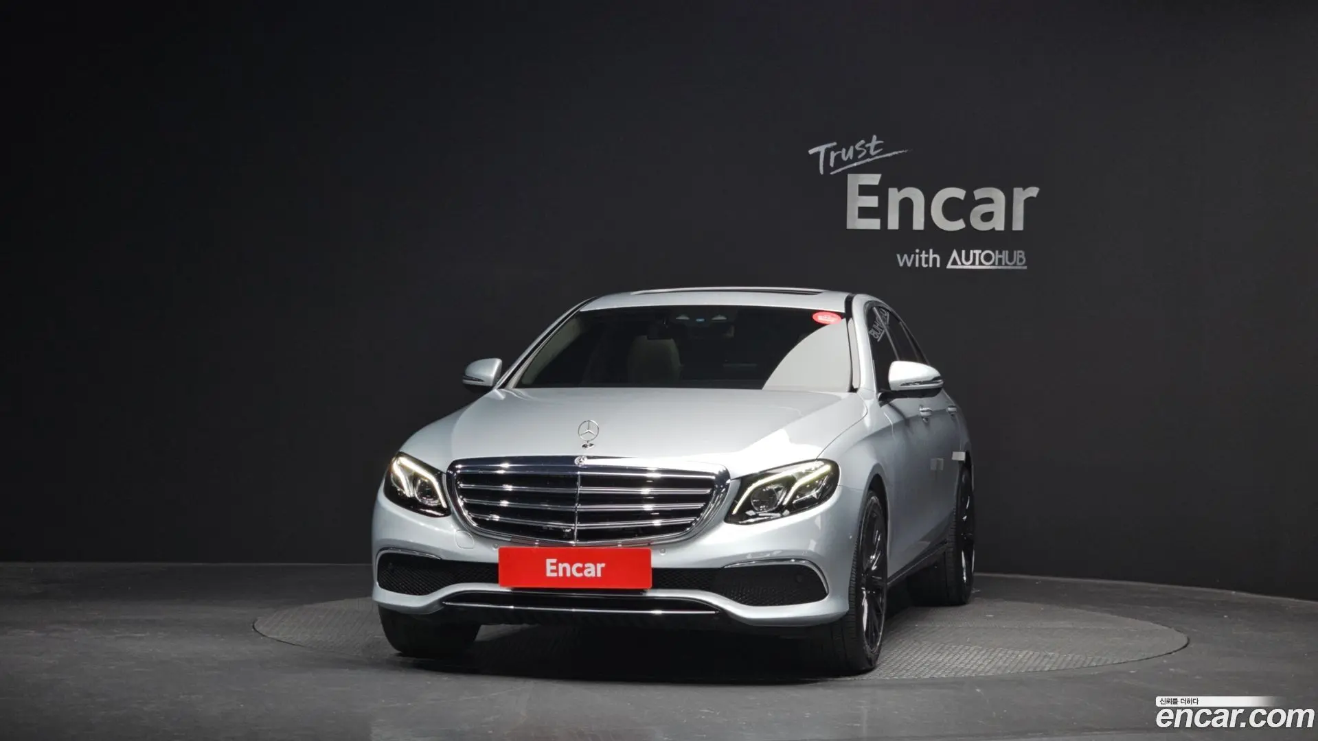 Mercedes-Benz E-Class E300 4MATIC Exclusive 2016