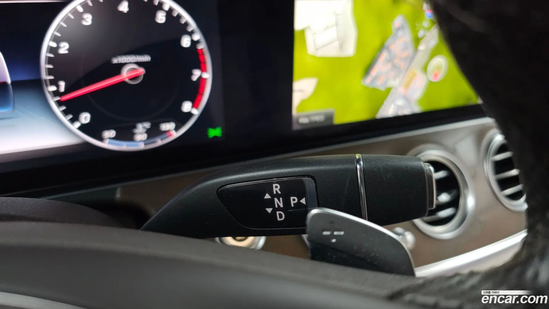 Mercedes-Benz E-Class E300 4MATIC Exclusive 2016