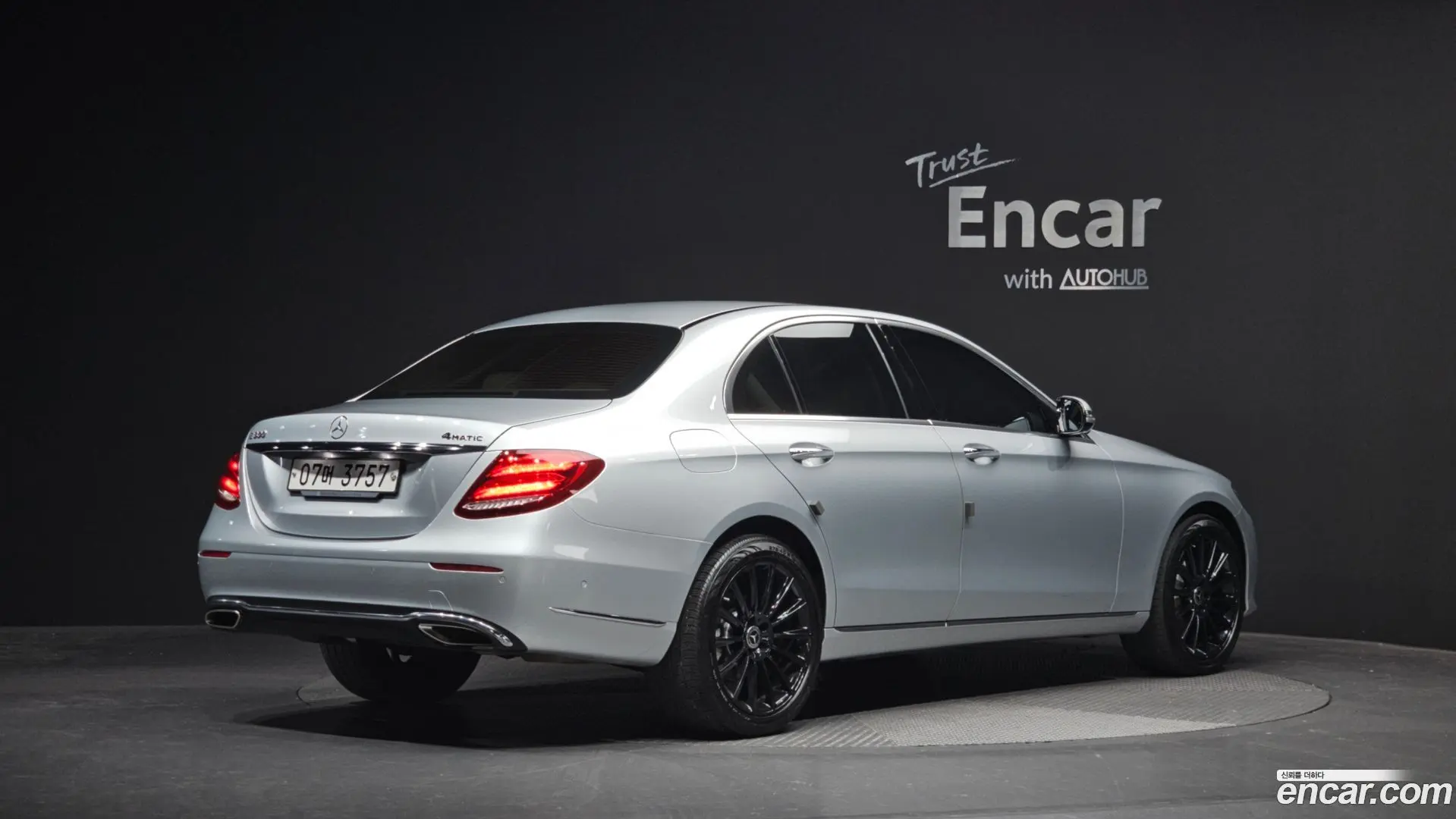 Mercedes-Benz E-Class E300 4MATIC Exclusive 2016
