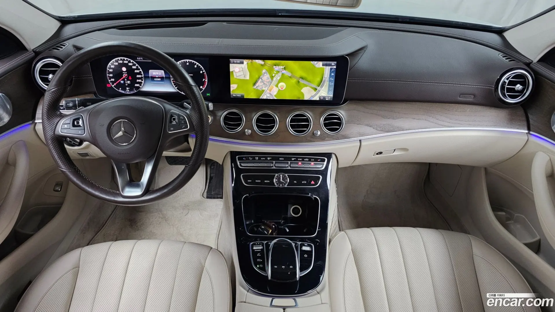 Mercedes-Benz E-Class E300 4MATIC Exclusive 2016