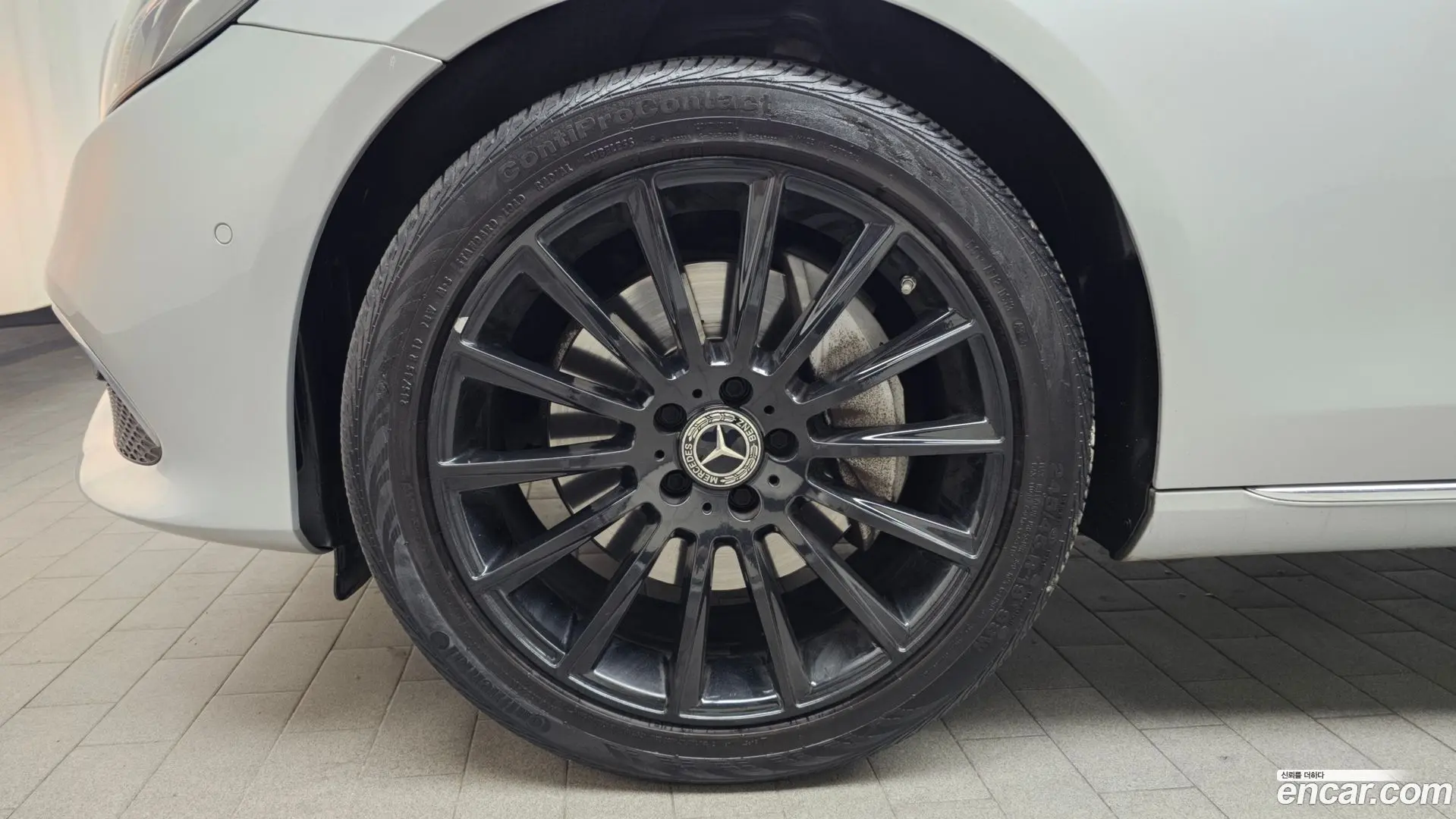 Mercedes-Benz E-Class E300 4MATIC Exclusive 2016