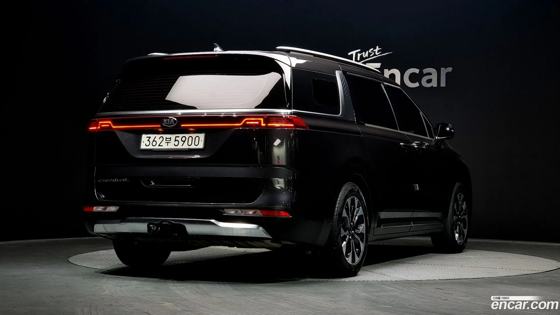 Kia Canival Gasoline 9-Seater Signature 2020
