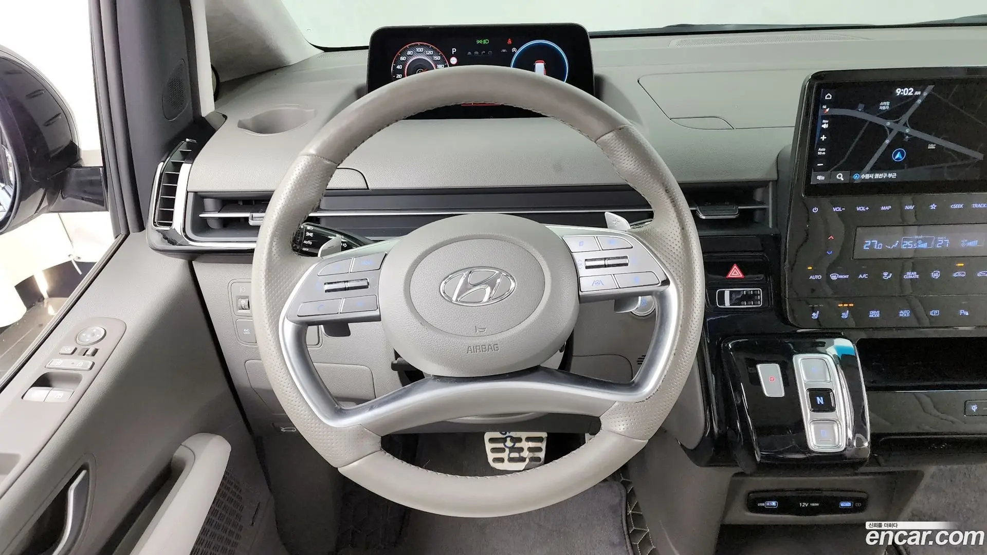 Hyundai Staria 4WD Lounge 9-Seater 2021