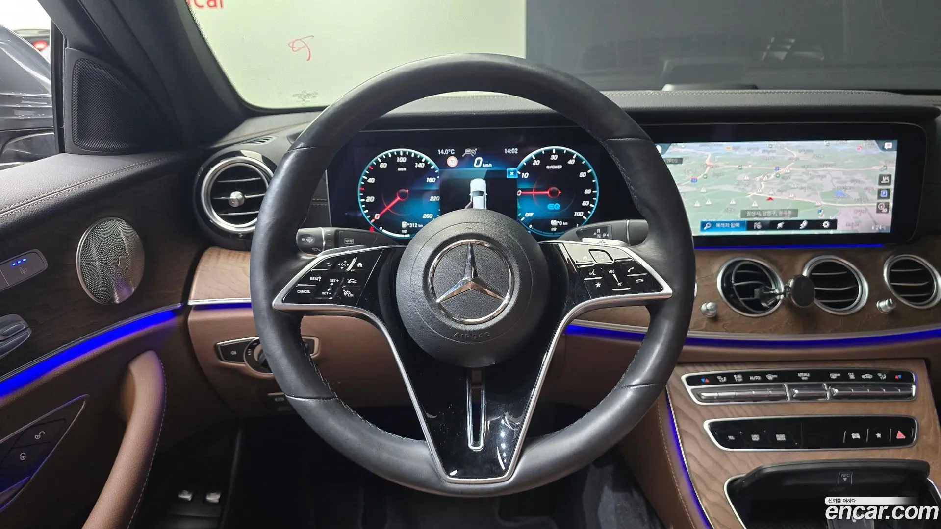 Mercedes-Benz E-Class E300e 4MATIC Exclusive