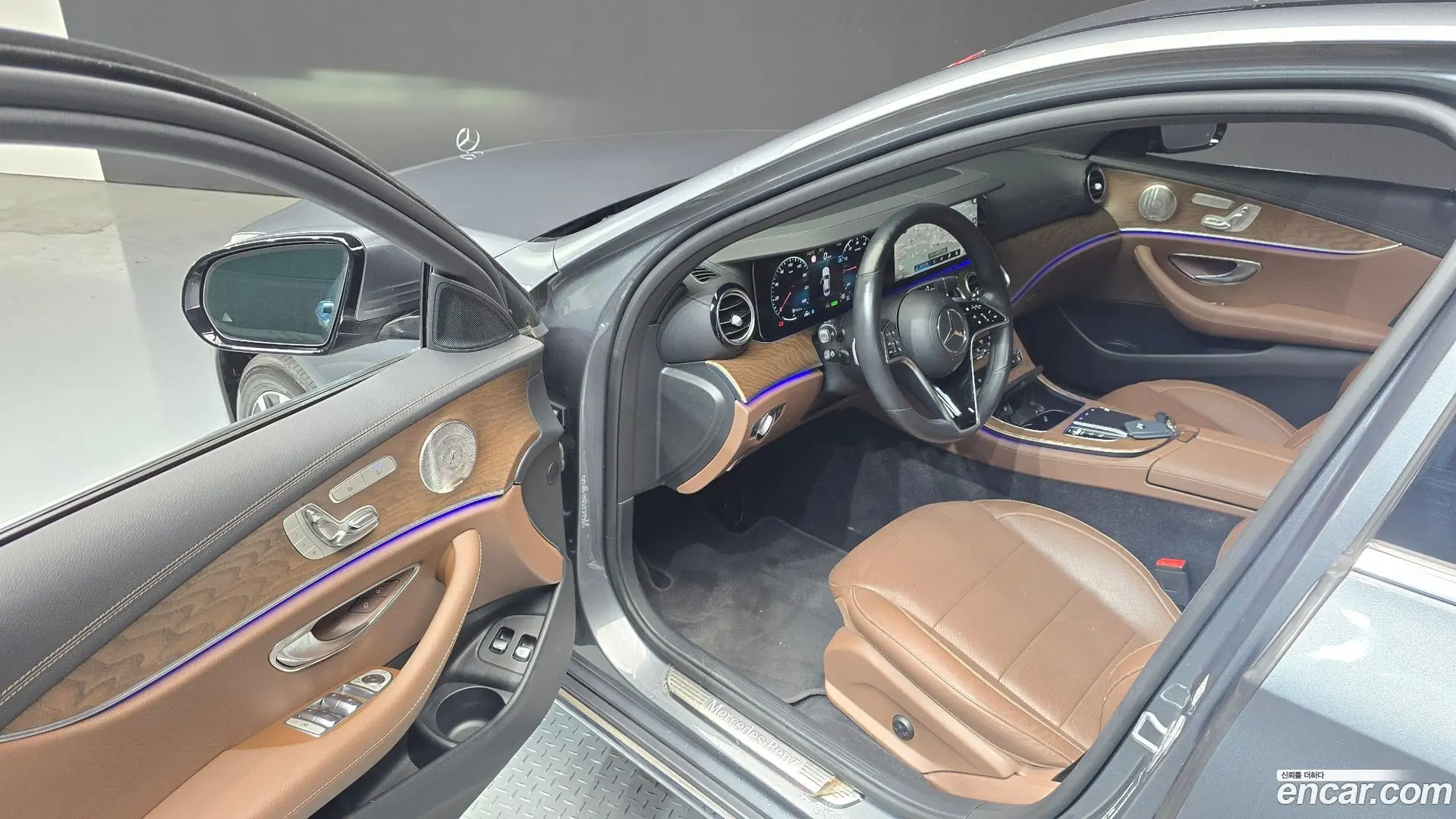 Mercedes-Benz E-Class E300e 4MATIC Exclusive