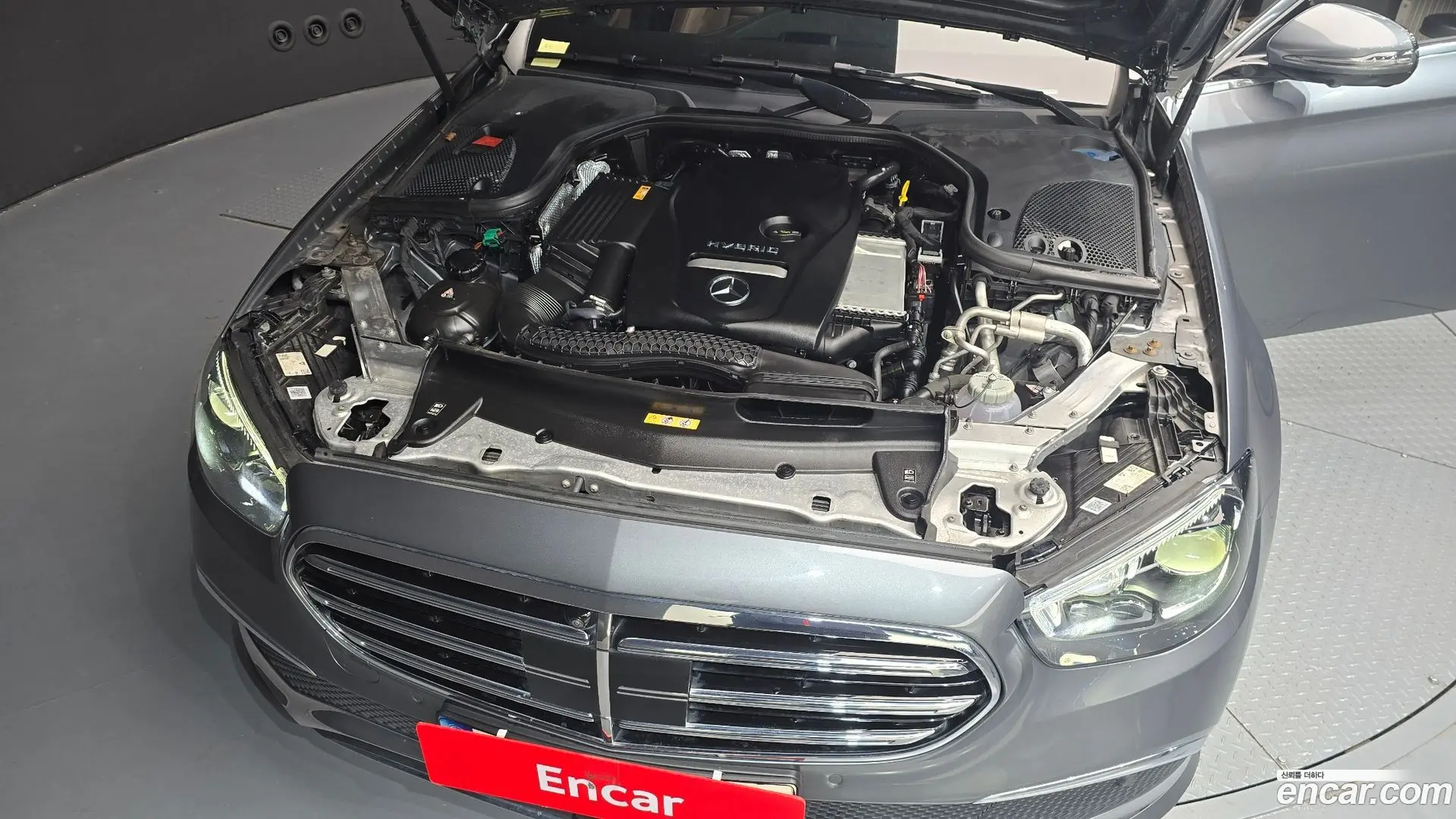 Mercedes-Benz E-Class E300e 4MATIC Exclusive