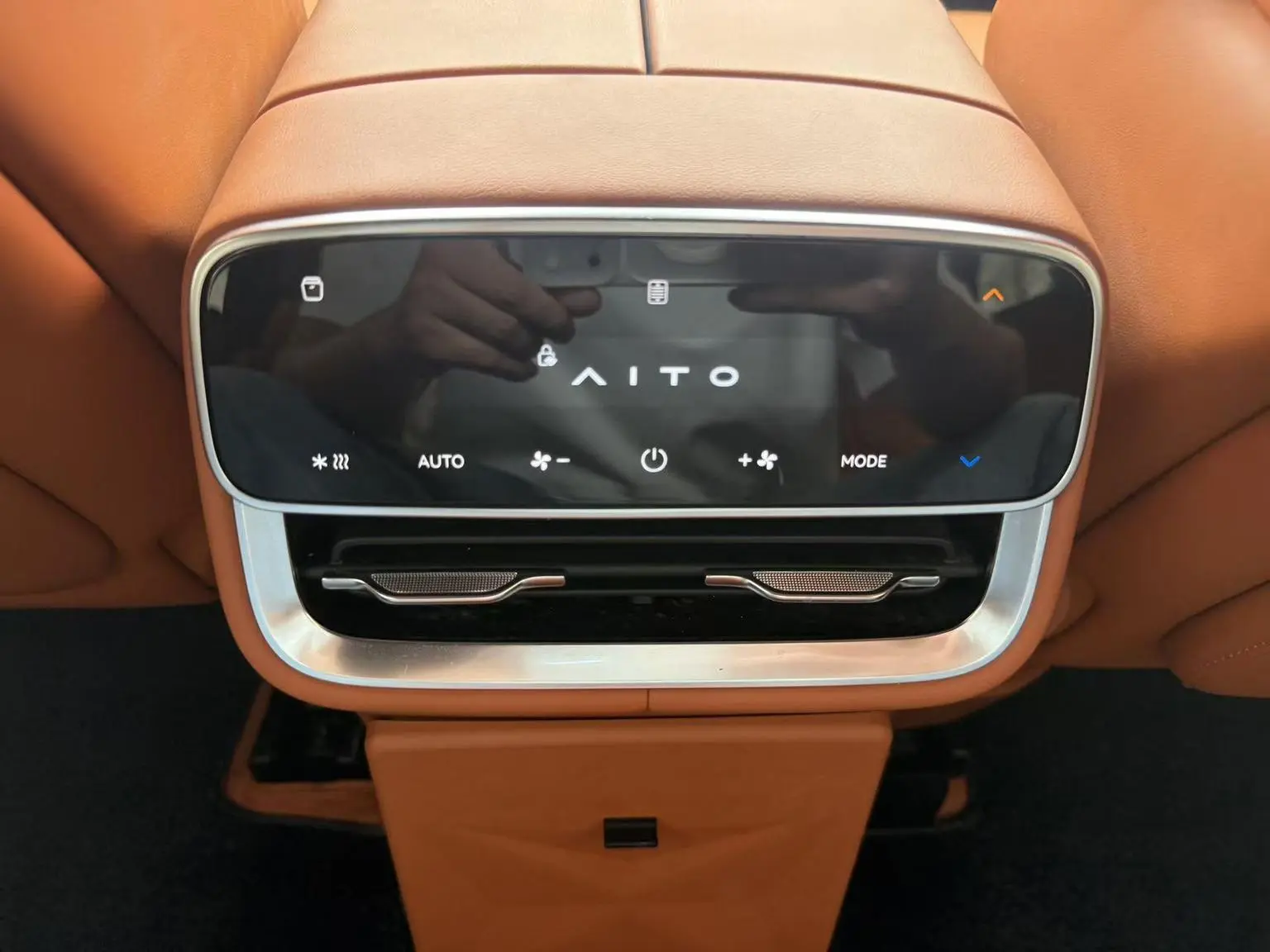 AITO AITO AITO M8 2025 EREV Max+ 5 seat 4WD (192 LiDAR )