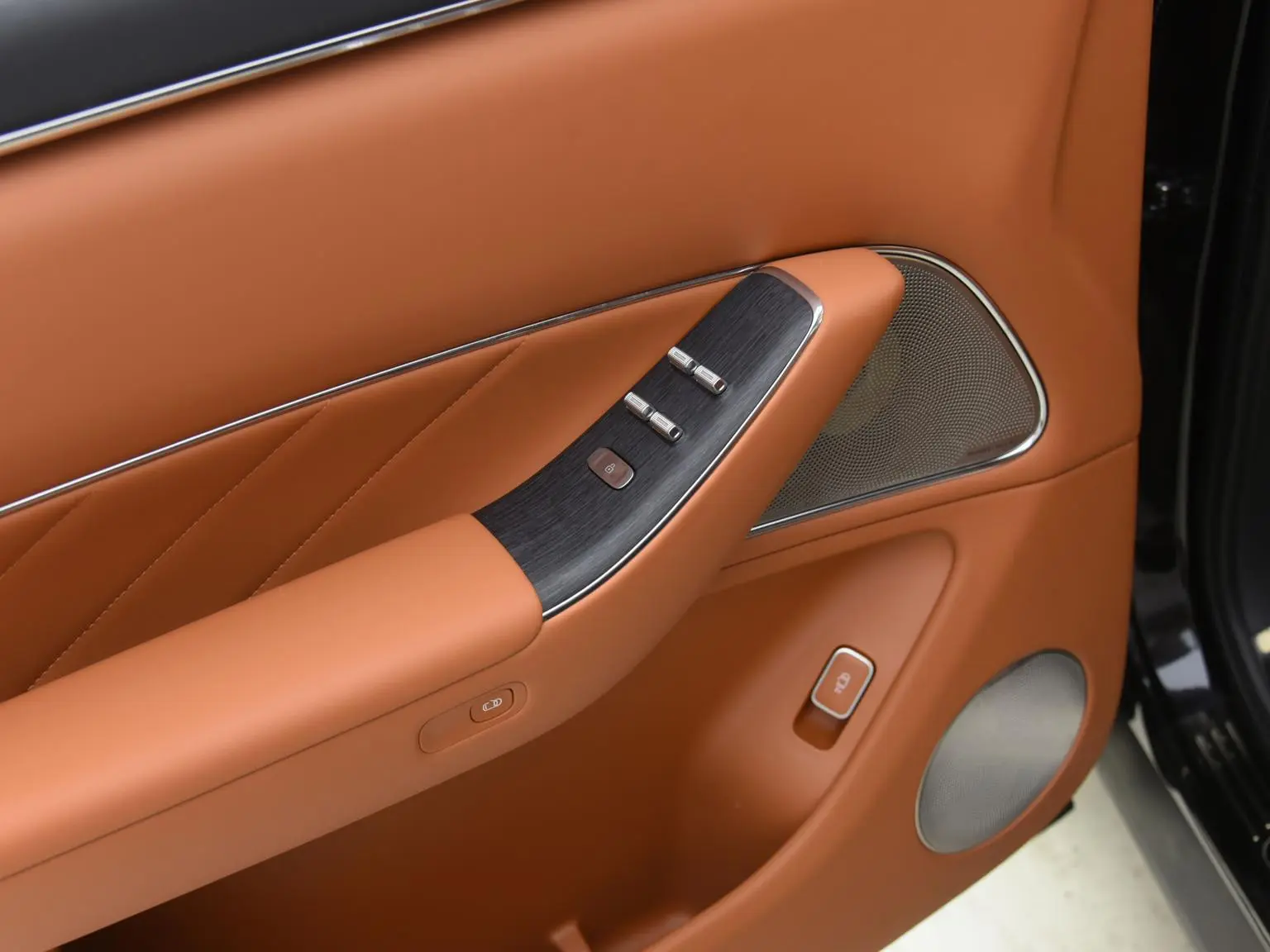 AITO AITO AITO M8 2025 EREV Max+ 5 seat 4WD (192 LiDAR )