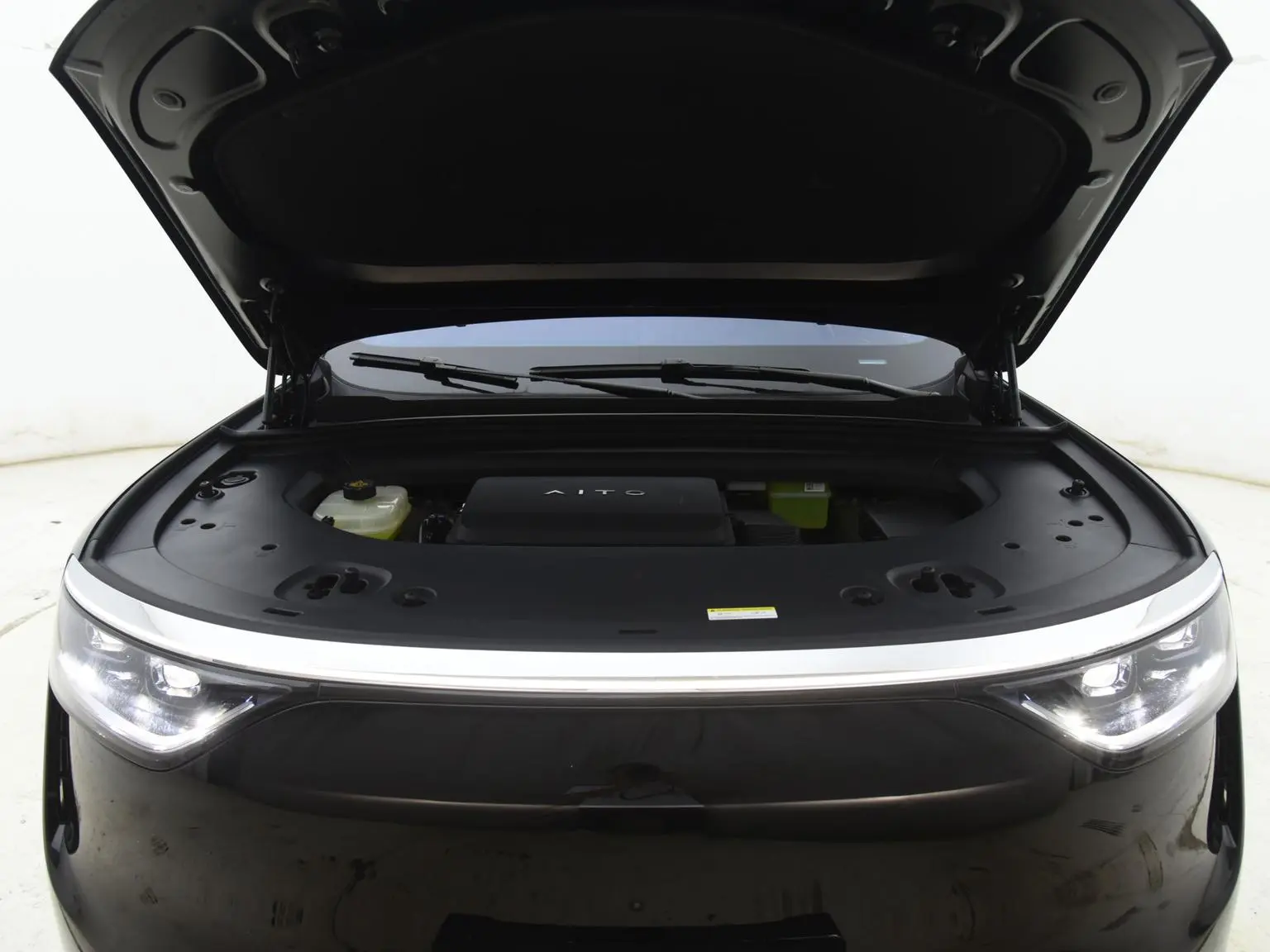 AITO AITO AITO M8 2025 EREV Max+ 5 seat 4WD (192 LiDAR )