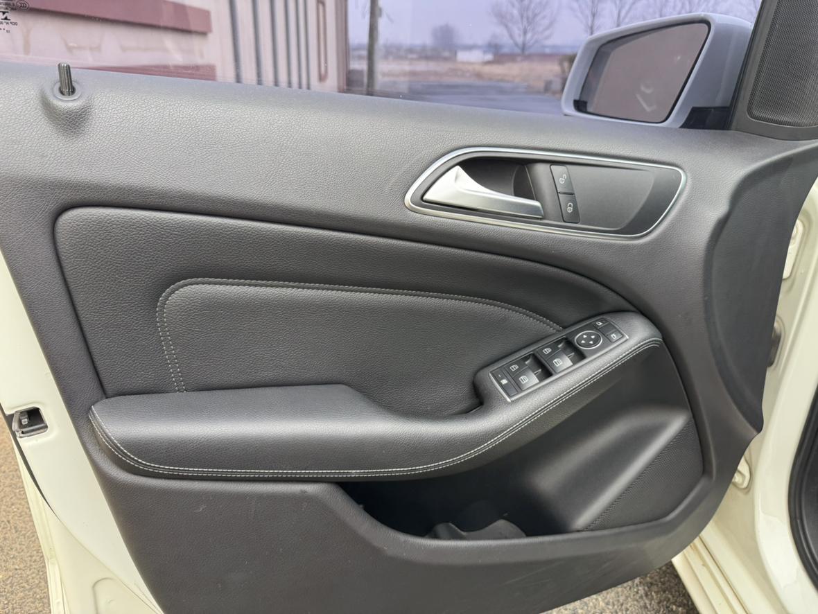 Mercedes-Benz B-Class 2012 B 180