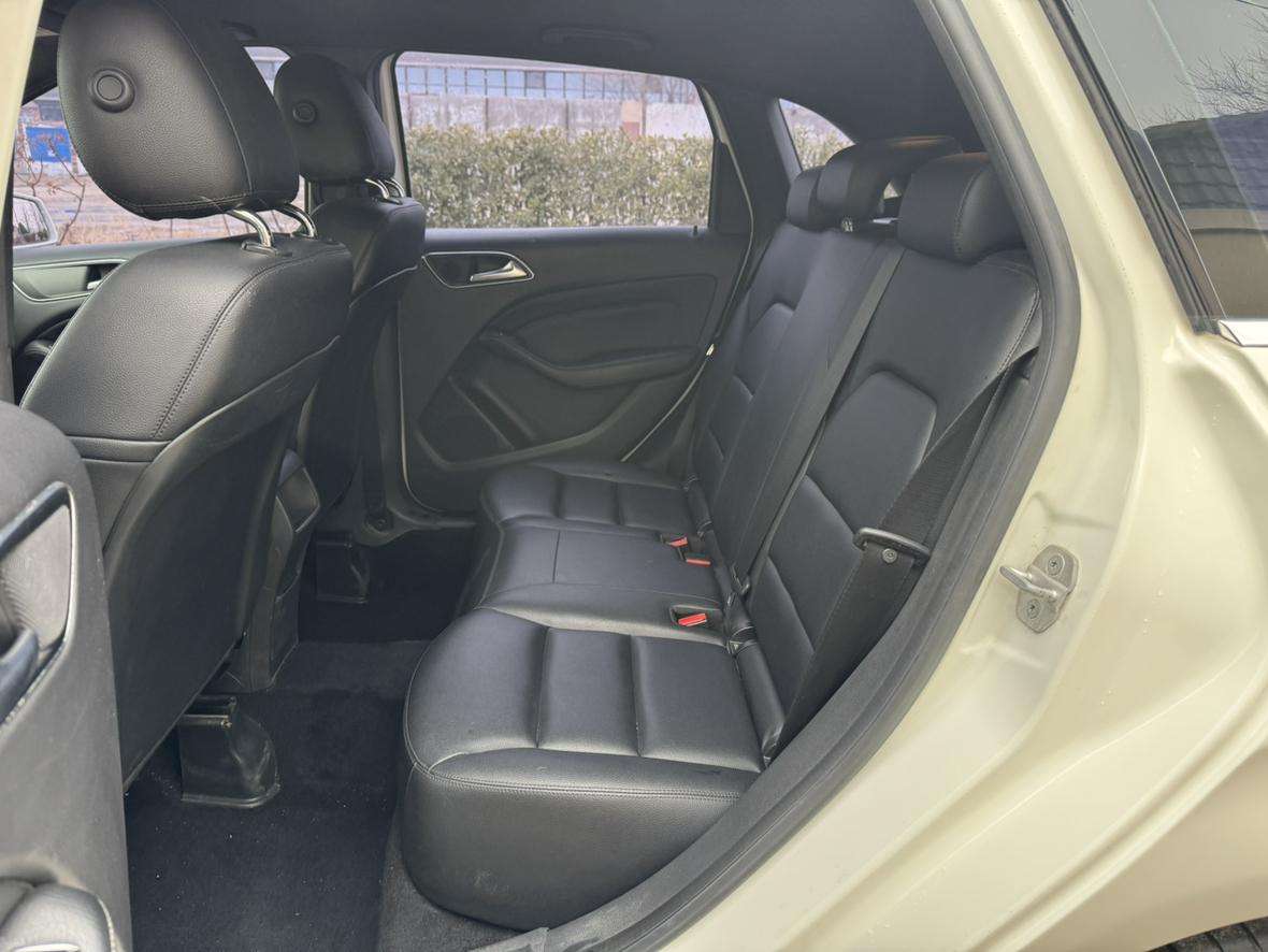 Mercedes-Benz B-Class 2012 B 180