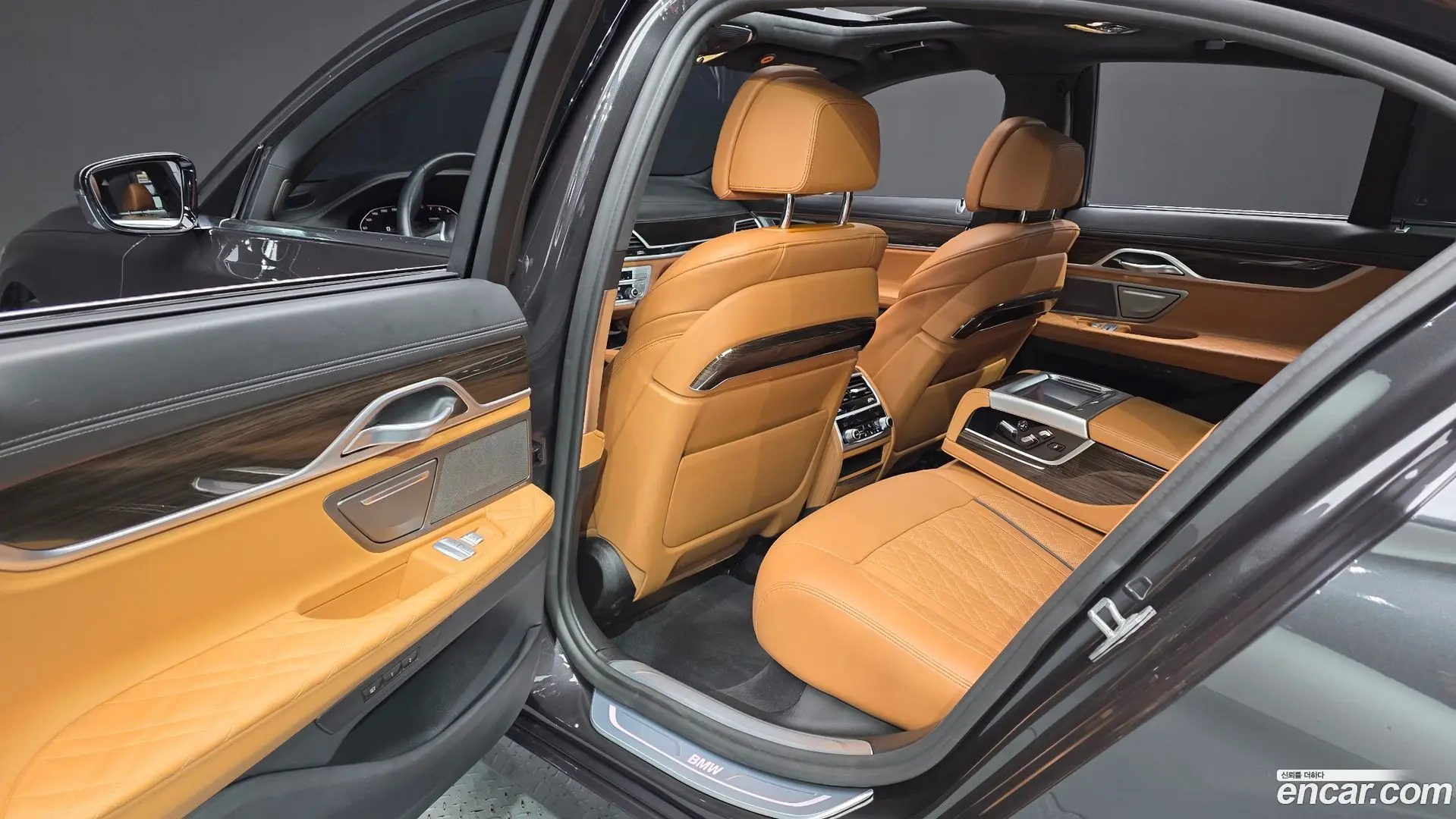 BMW 7-Series 740i Design Pure Excellence 2019